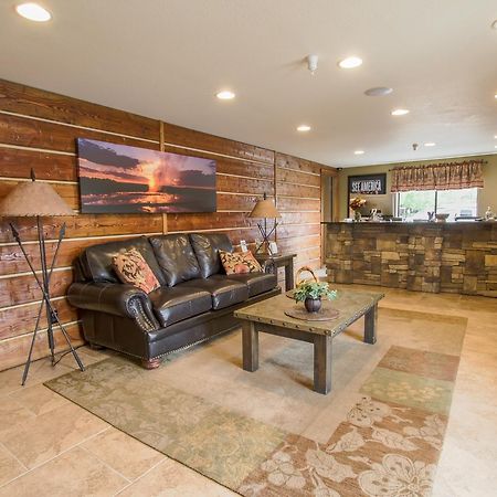 Travelodge By Wyndham Gardiner Yellowstone Park North Entr Bagian luar foto