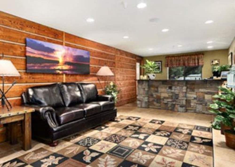 Travelodge By Wyndham Gardiner Yellowstone Park North Entr Bagian luar foto