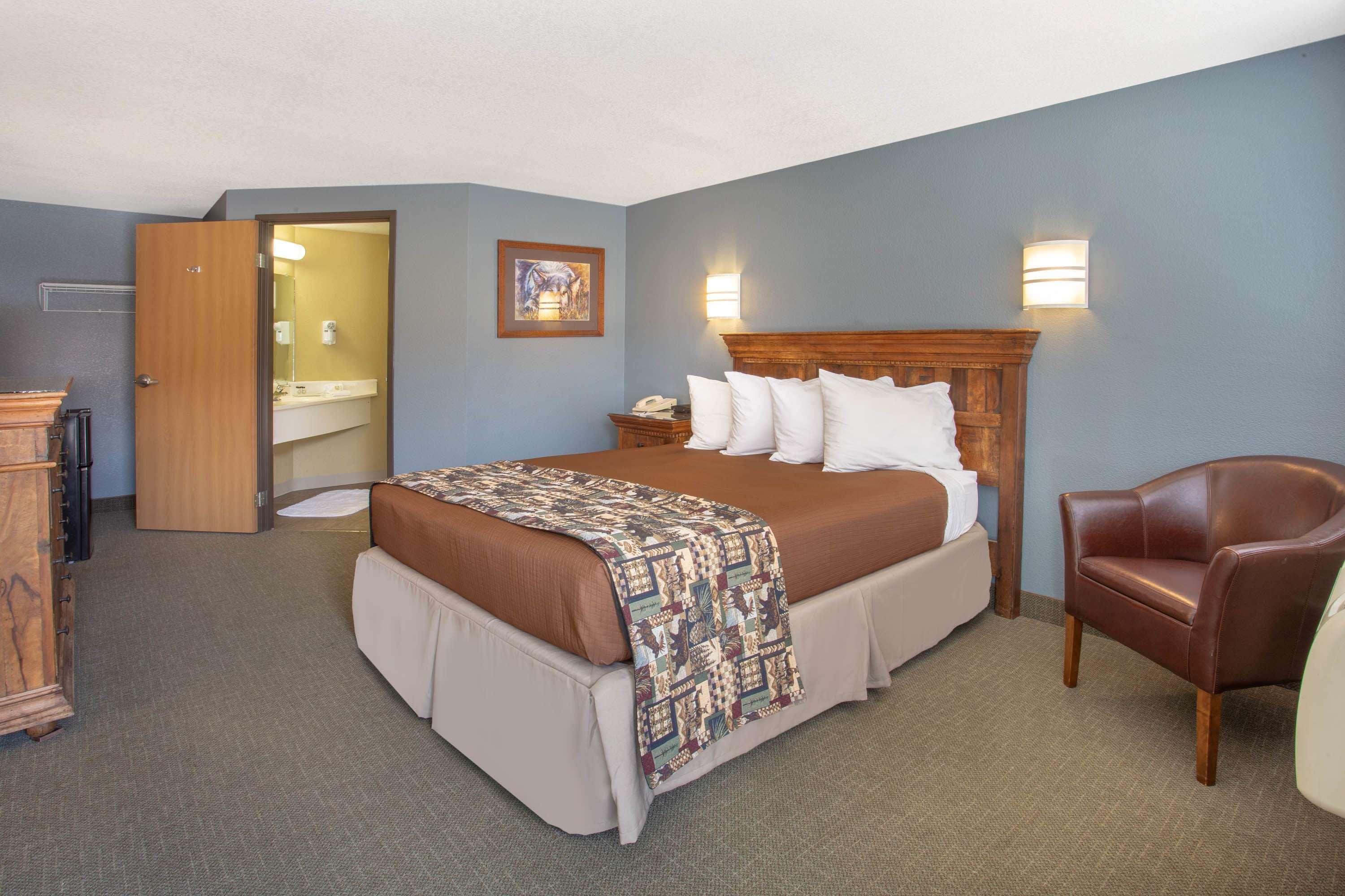 Travelodge By Wyndham Gardiner Yellowstone Park North Entr Bagian luar foto