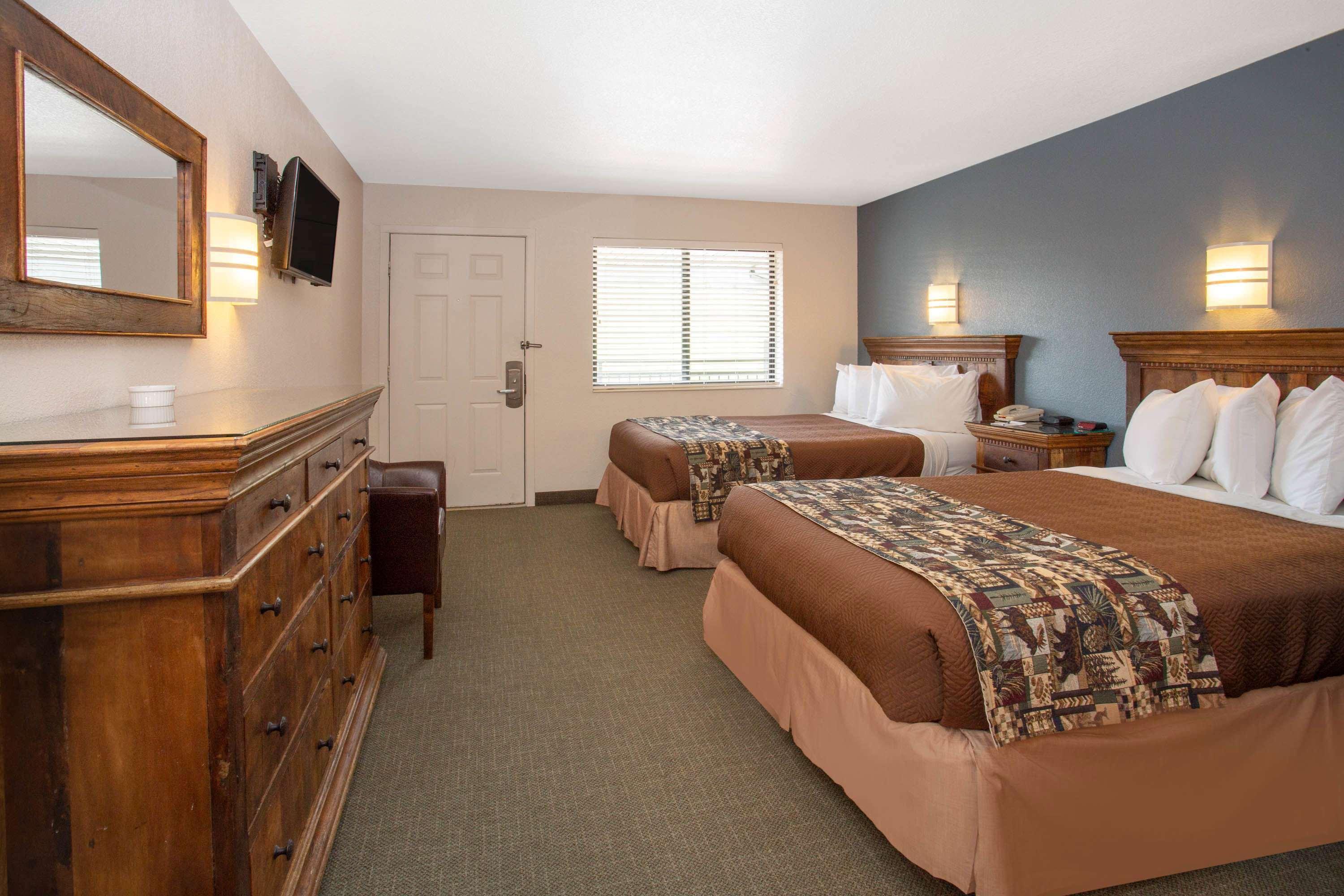 Travelodge By Wyndham Gardiner Yellowstone Park North Entr Bagian luar foto