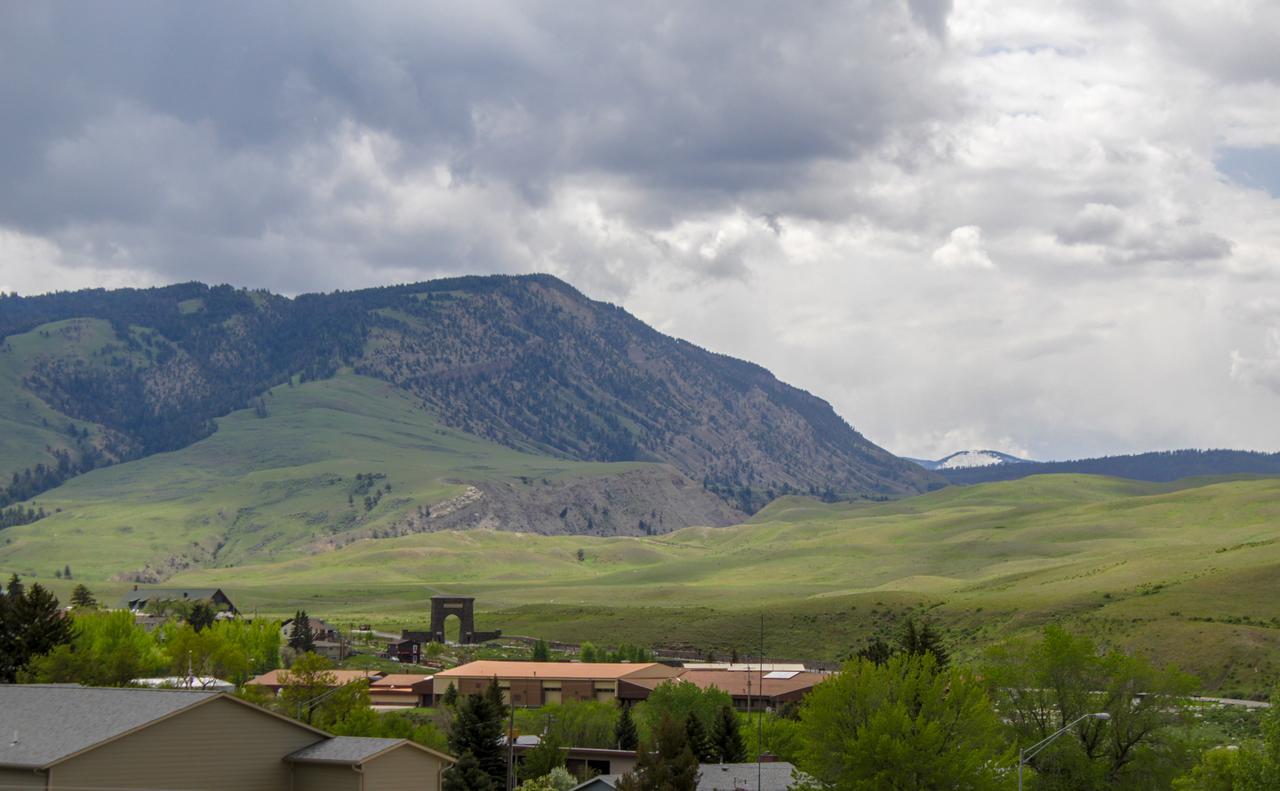Travelodge By Wyndham Gardiner Yellowstone Park North Entr Bagian luar foto